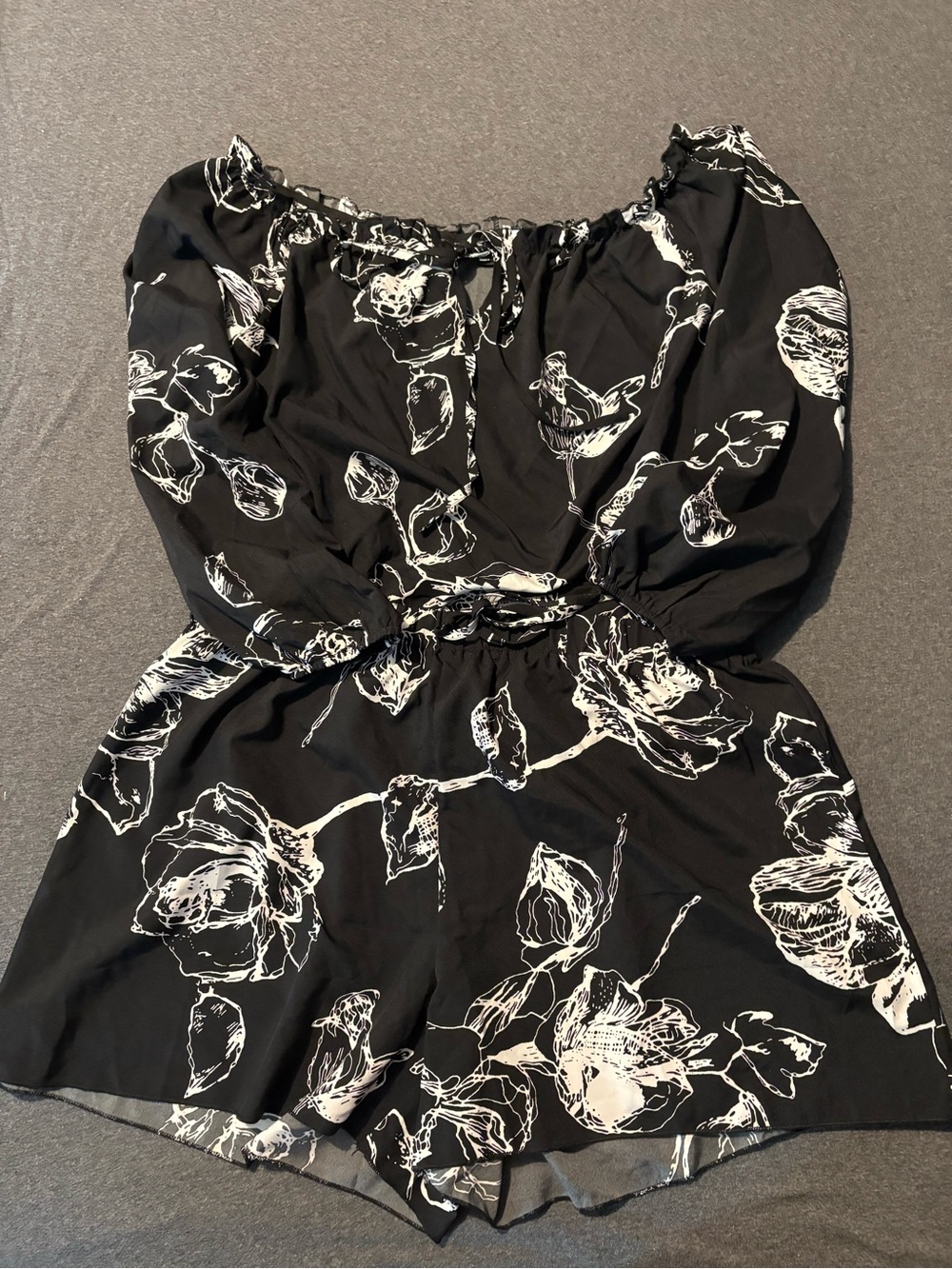 SHEIN Black & White Floral Off-Shoulder Blouse with Matching Shorts Set - Picture 3 of 8